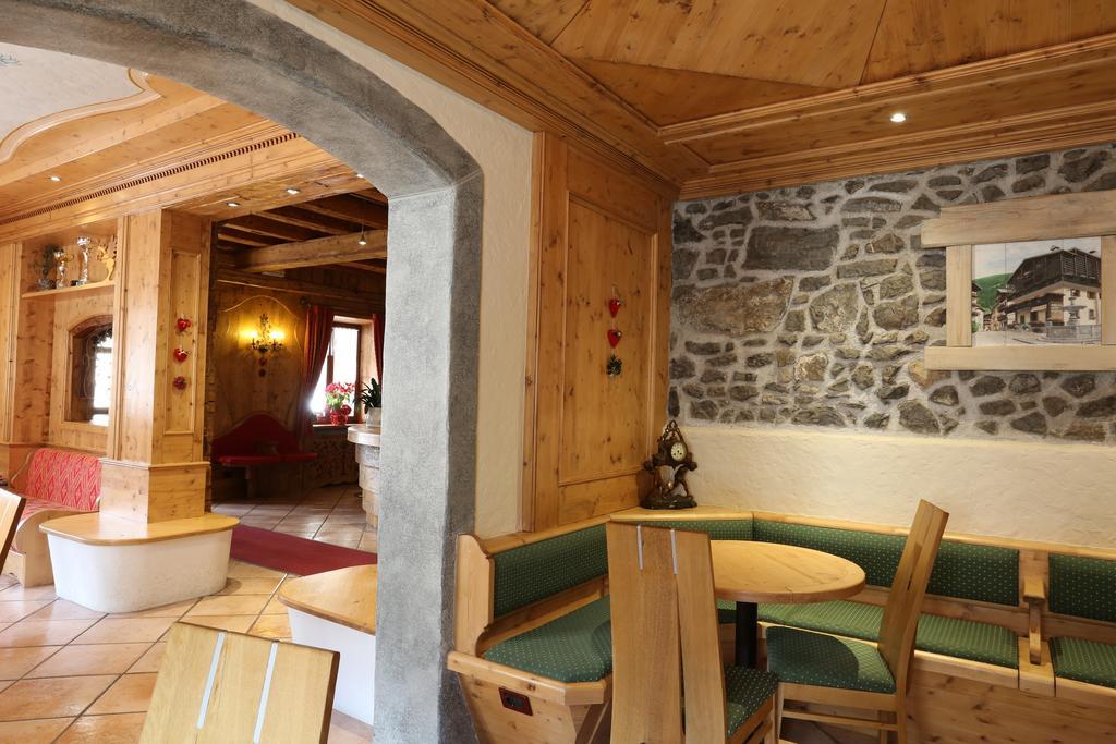 Albergo Centrale Forni di Sopra Ngoại thất bức ảnh