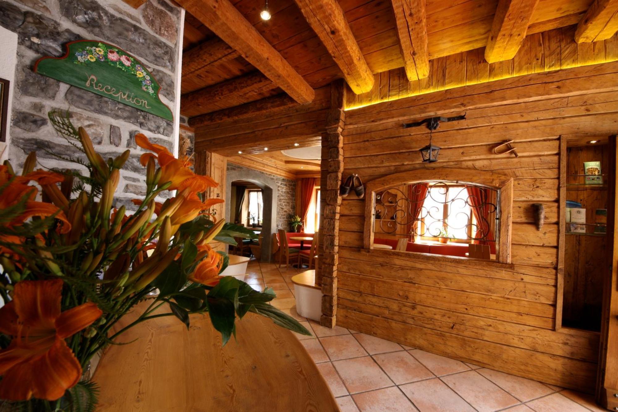 Albergo Centrale Forni di Sopra Ngoại thất bức ảnh