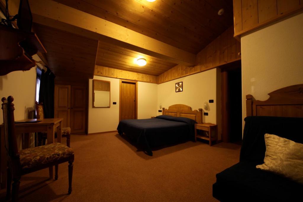 Albergo Centrale Forni di Sopra Ngoại thất bức ảnh