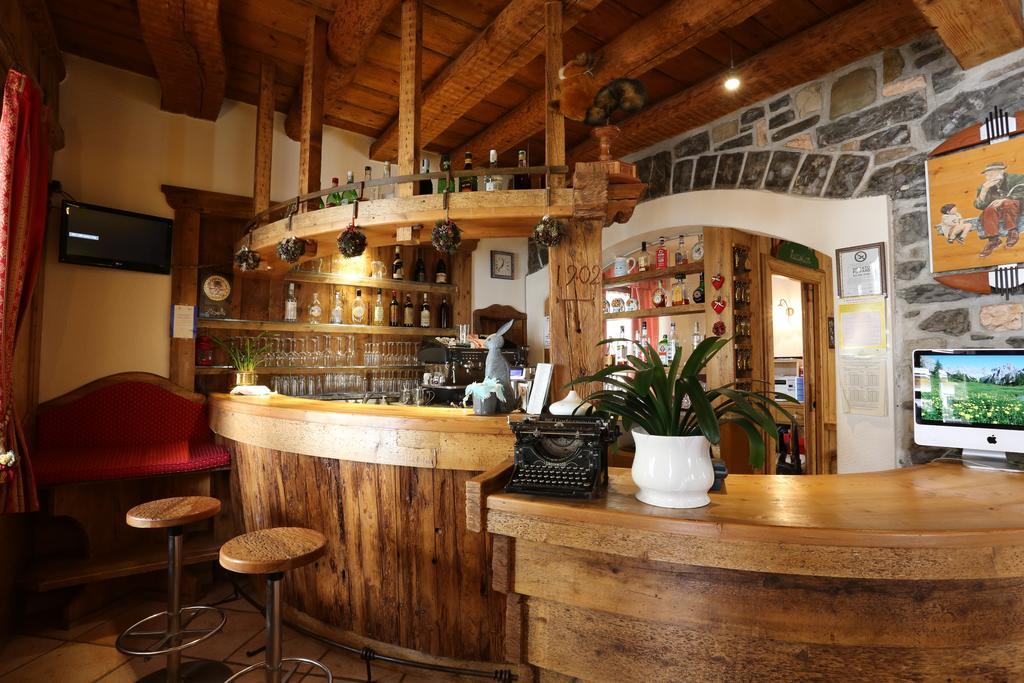 Albergo Centrale Forni di Sopra Ngoại thất bức ảnh