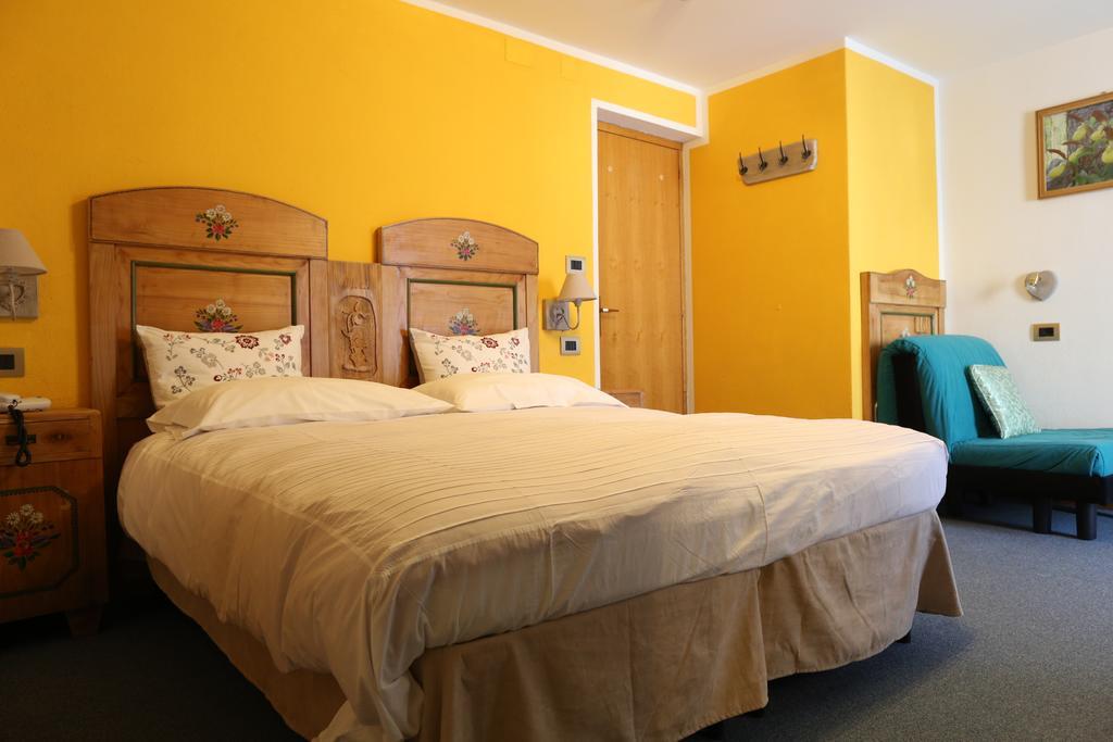 Albergo Centrale Forni di Sopra Ngoại thất bức ảnh
