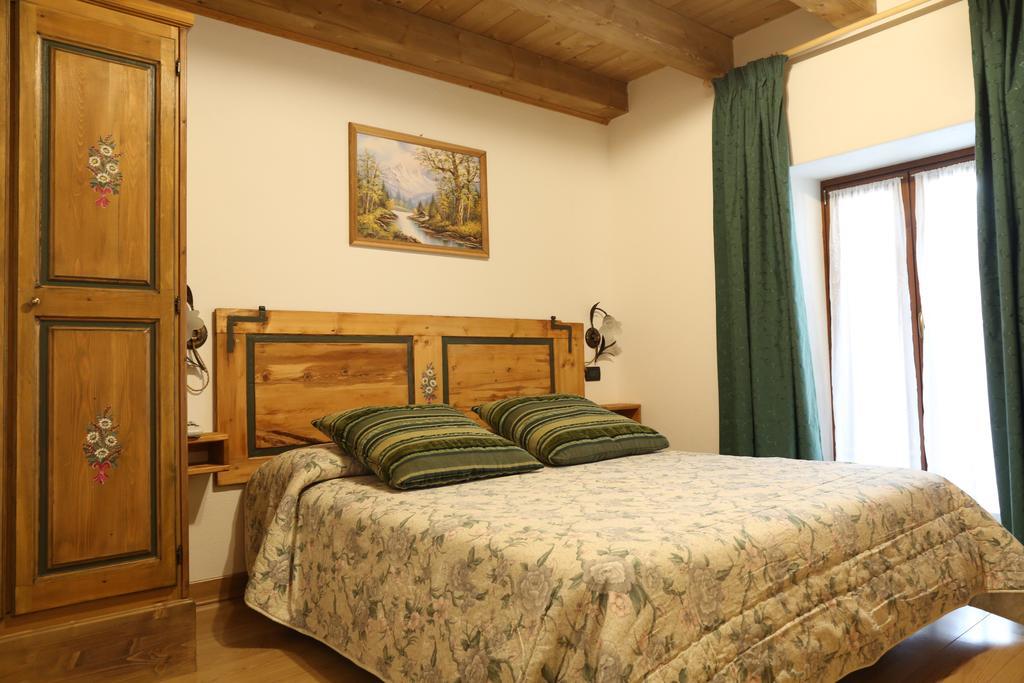 Albergo Centrale Forni di Sopra Ngoại thất bức ảnh