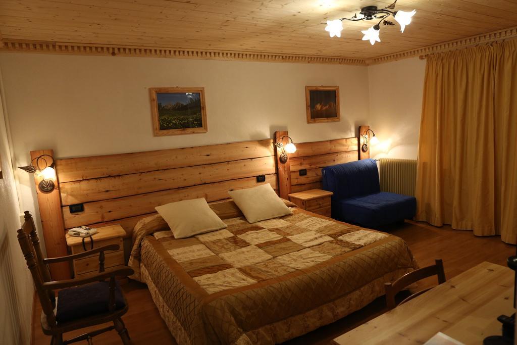 Albergo Centrale Forni di Sopra Ngoại thất bức ảnh