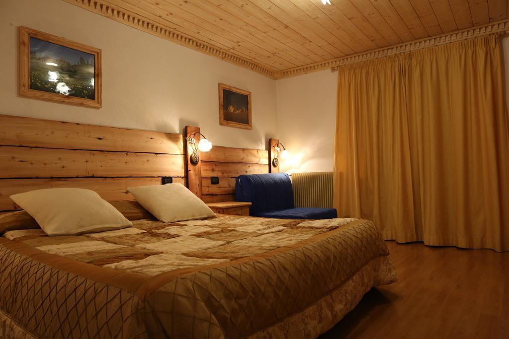 Albergo Centrale Forni di Sopra Ngoại thất bức ảnh