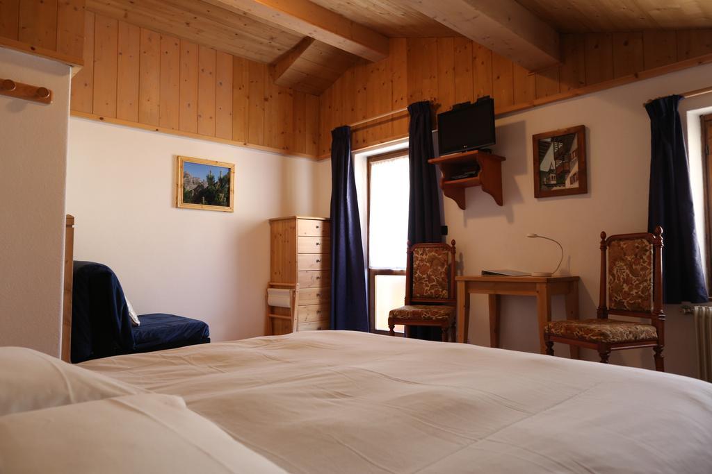 Albergo Centrale Forni di Sopra Ngoại thất bức ảnh